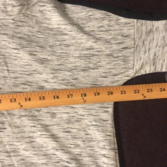 No boundaries-M (7-9 )-love hoodie crop top - Picture 8 of 12